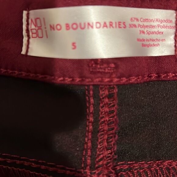 - No boundaries jeans. Mauve color. Size 5. Mid rise. Button and zipper fl… - Picture 5 of 7
